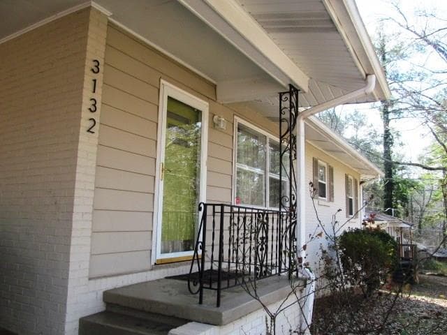 3 bedroom single family residence sold at 3132 Cloverhurst Drive, East Point, GA 30344