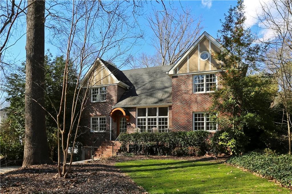 6 bedroom, 4,124 sq ft single family residence sold at 900 Clifton Road, Atlanta, GA 30307
