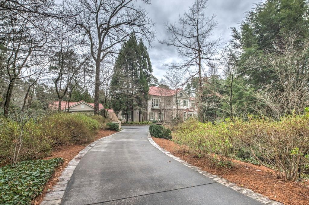 5 bedroom, 5,890 sq ft single family residence sold at 20 Cates Ridge Road, Atlanta, GA 30327