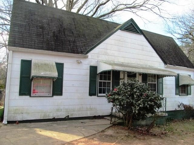 2 bedroom single family residence sold at 1876 Grove Avenue, East Point, GA 30344