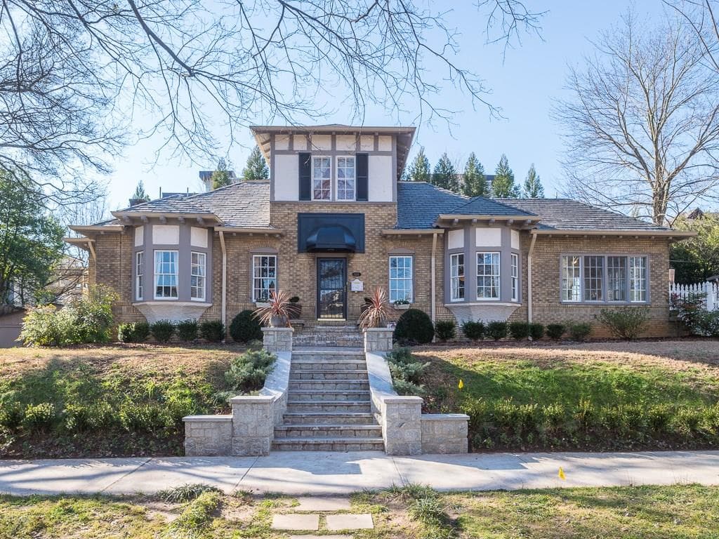 3 bedroom, 2,026 sq ft single family residence sold at 1139 Saint Augustine Place, Atlanta, GA 30306