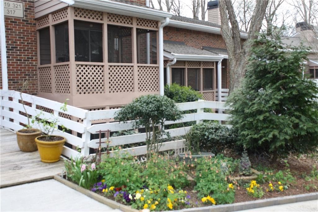 321 Quail Run 321, Roswell, GA 30076 — most recent listing photo