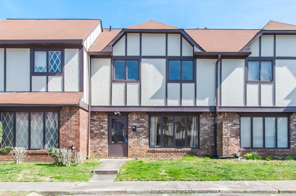 1806 Ashborough Circle B, Marietta, GA 30067 — most recent listing photo