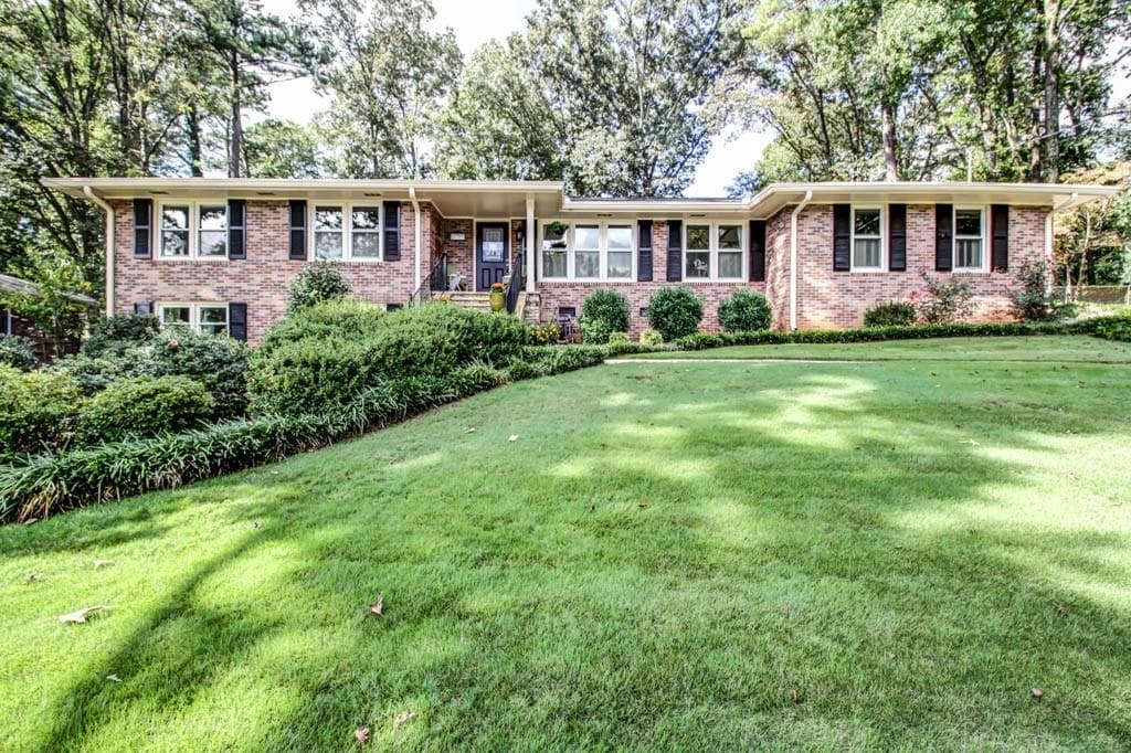 3 bedroom, 2,391 sq ft single family residence sold at 2736 Hunting Hill Lane, Decatur, GA 30033