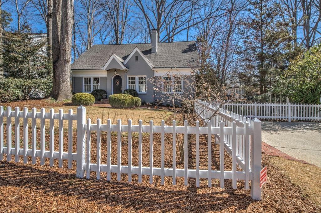 4 bedroom single family residence sold at 3929 N Stratford Road, Atlanta, GA 30342