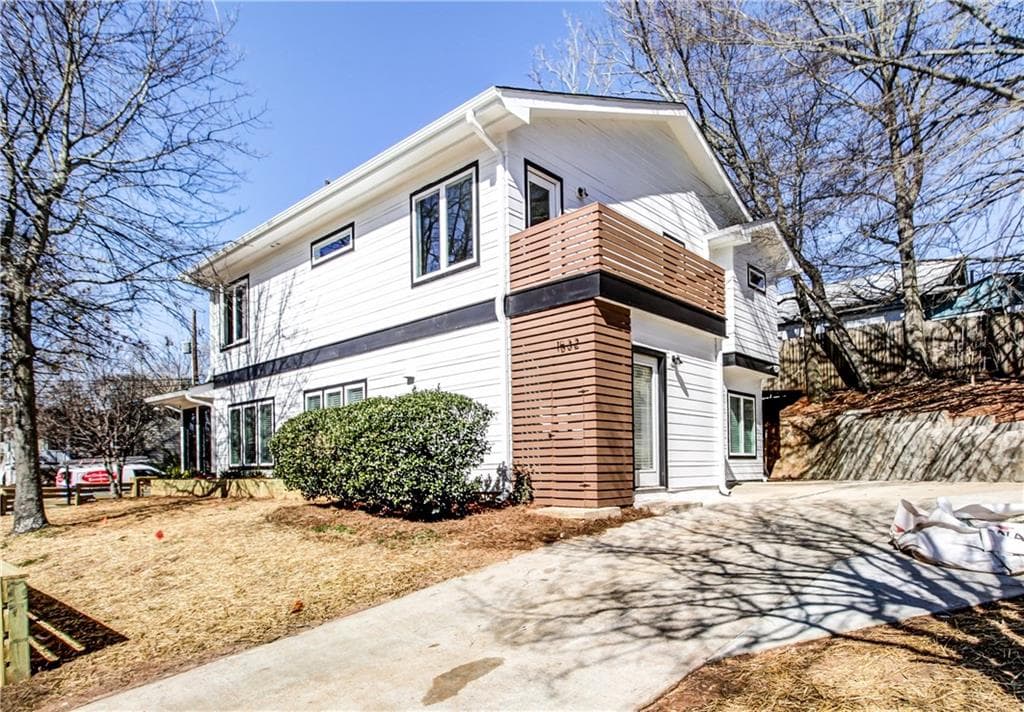 4 bedroom, 2,300 sq ft single family residence sold at 1532 Foote Street, Atlanta, GA 30307
