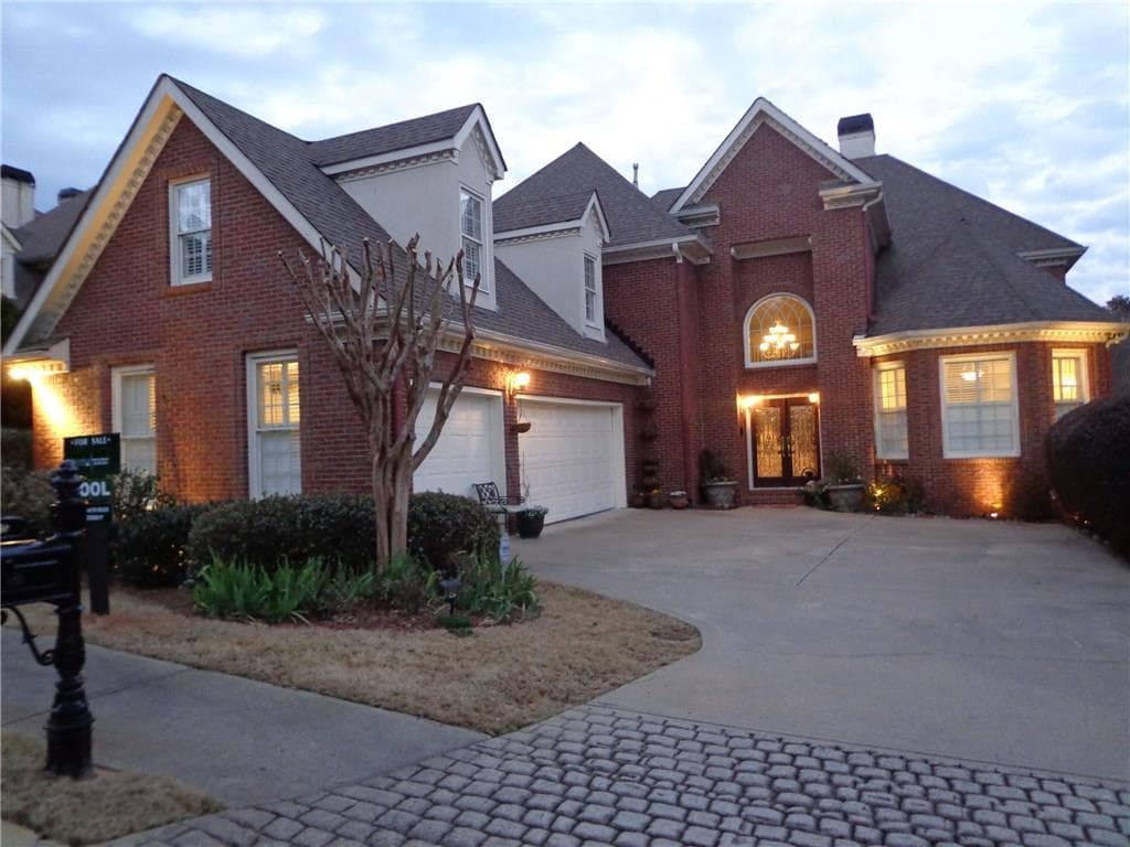 6 bedroom single family residence sold at 725 Falling Rocks Court, Roswell, GA 30076