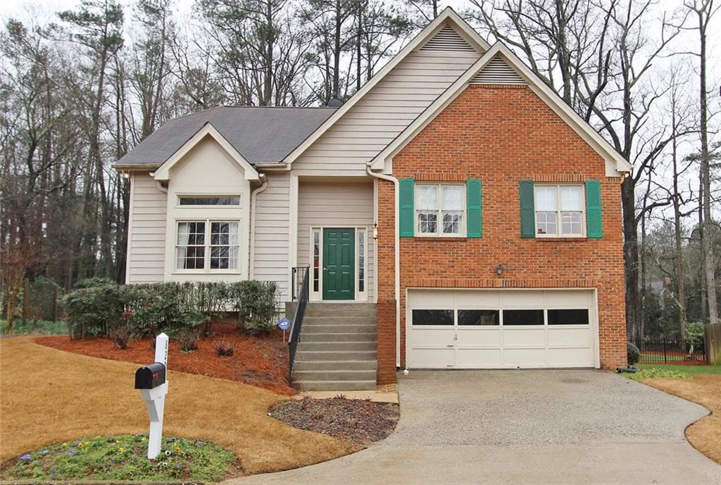 3 bedroom, 1,567 sq ft single family residence sold at 820 Kenley Walk, Roswell, GA 30076