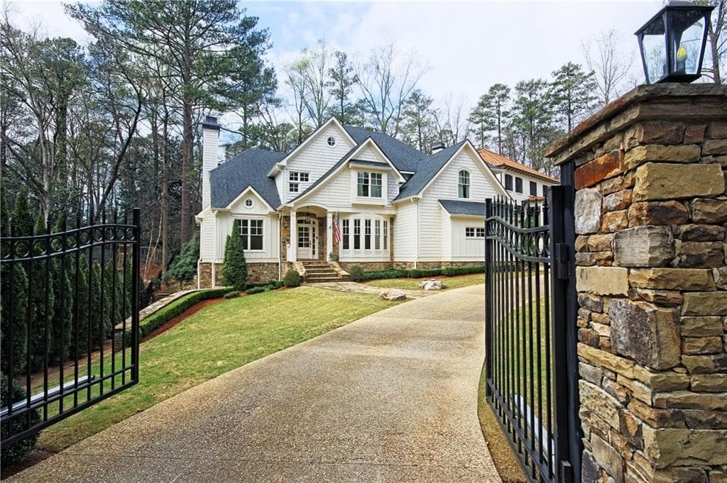 5 bedroom, 3,993 sq ft single family residence sold at 3100 Rhodenhaven Drive, Atlanta, GA 30327