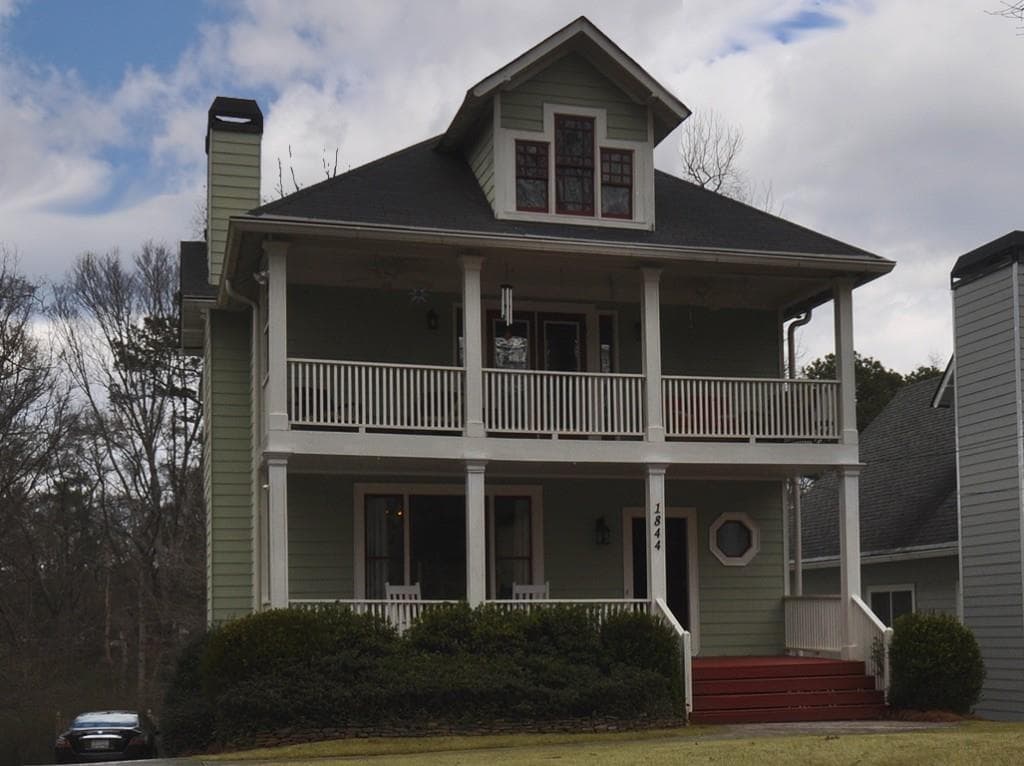 3 bedroom, 2,048 sq ft single family residence sold at 1844 Braeburn Circle, Atlanta, GA 30316