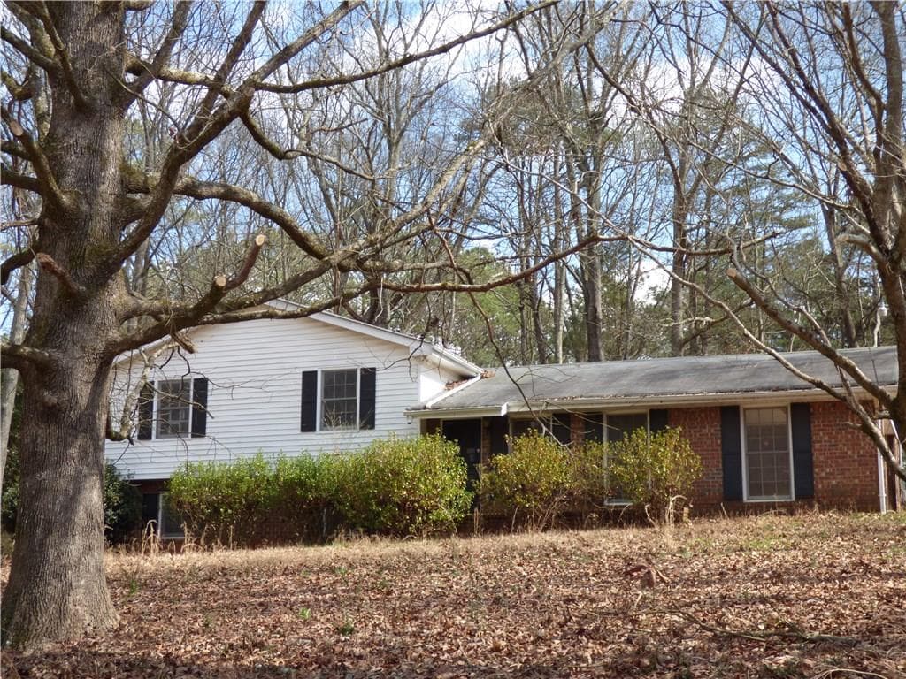3 bedroom, 1,872 sq ft single family residence sold at 205 Castlegate Circle, Carrollton, GA 30116