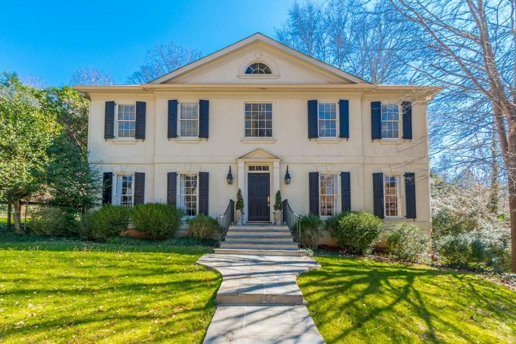 4 bedroom, 4,077 sq ft single family residence sold at 3121 Northside Drive, Atlanta, GA 30305