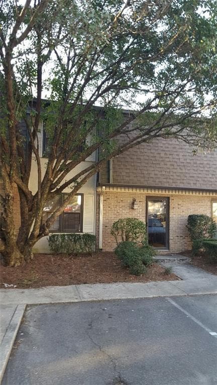 2 bedroom, 1,252 sq ft townhouse sold at 73 Monet Court, Atlanta, GA 30327
