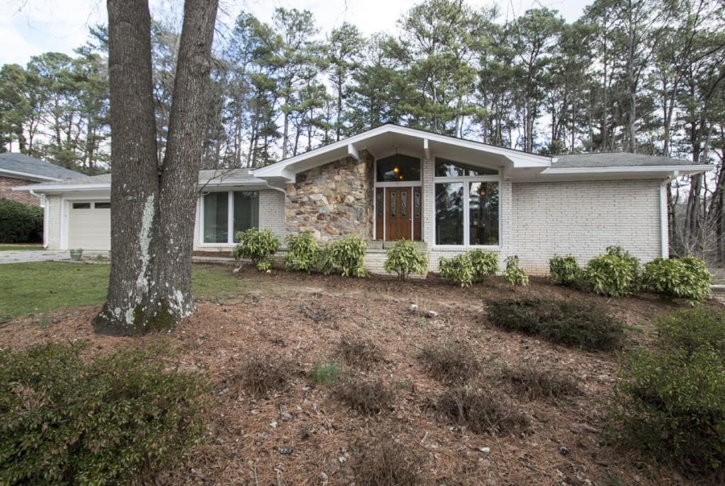 4 bedroom, 2,686 sq ft single family residence sold at 2119 Chesterfield Drive, Atlanta, GA 30345