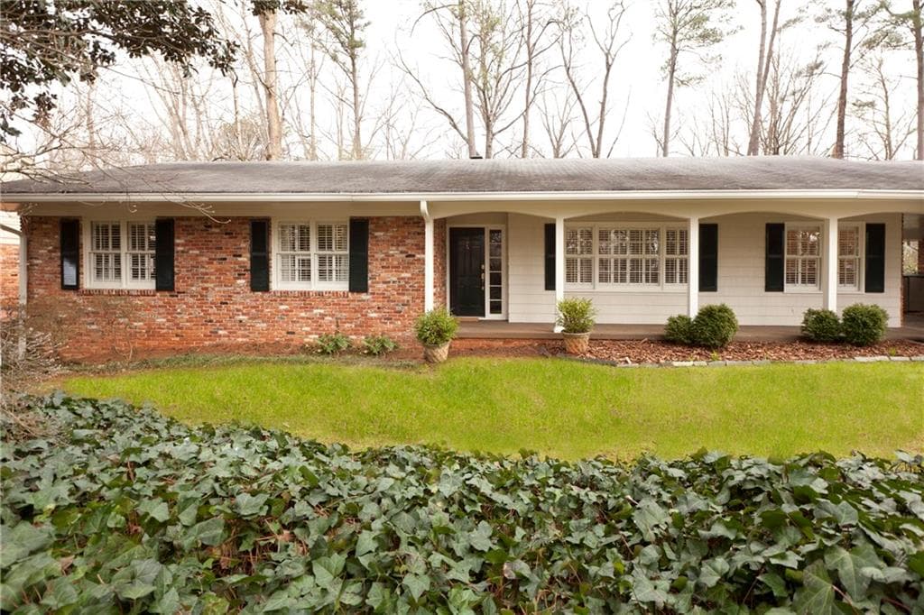 4 bedroom single family residence sold at 380 Montevallo Drive, Sandy Springs, GA 30342