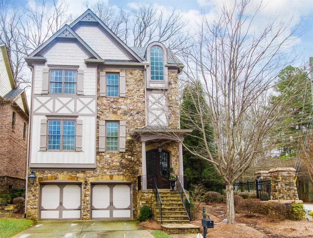 5 bedroom, 4,668 sq ft single family residence sold at 2631 Brickell Square, Atlanta, GA 30341