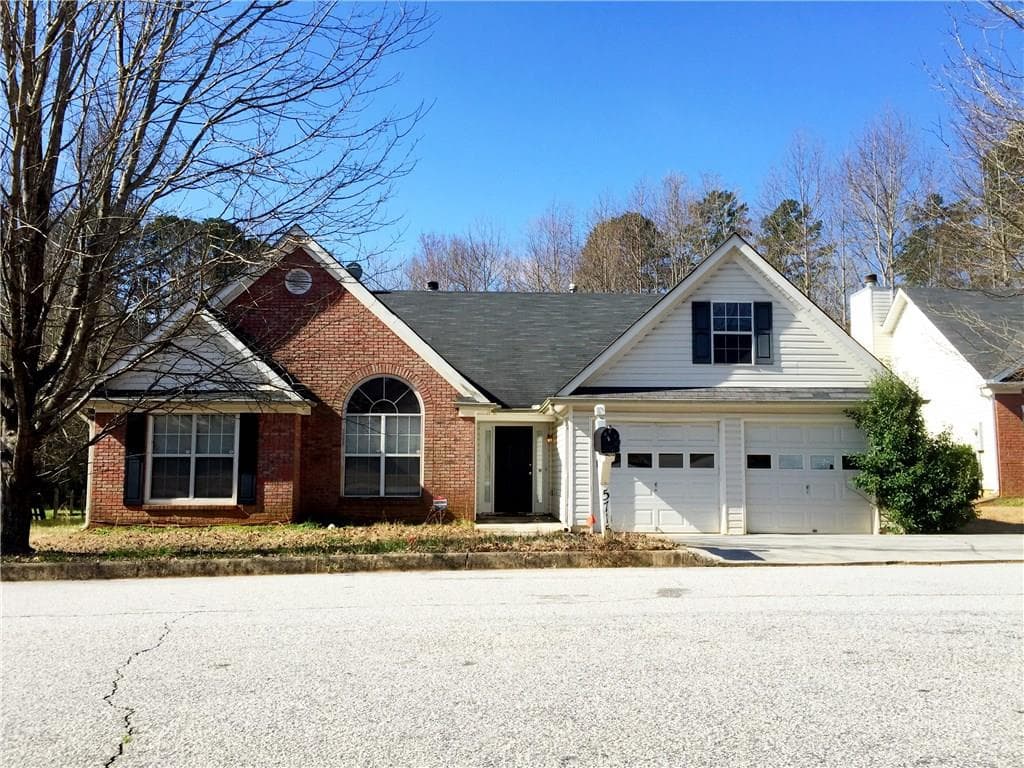 5715 Lakeview Circle, Lithonia, GA 30058 — most recent listing photo