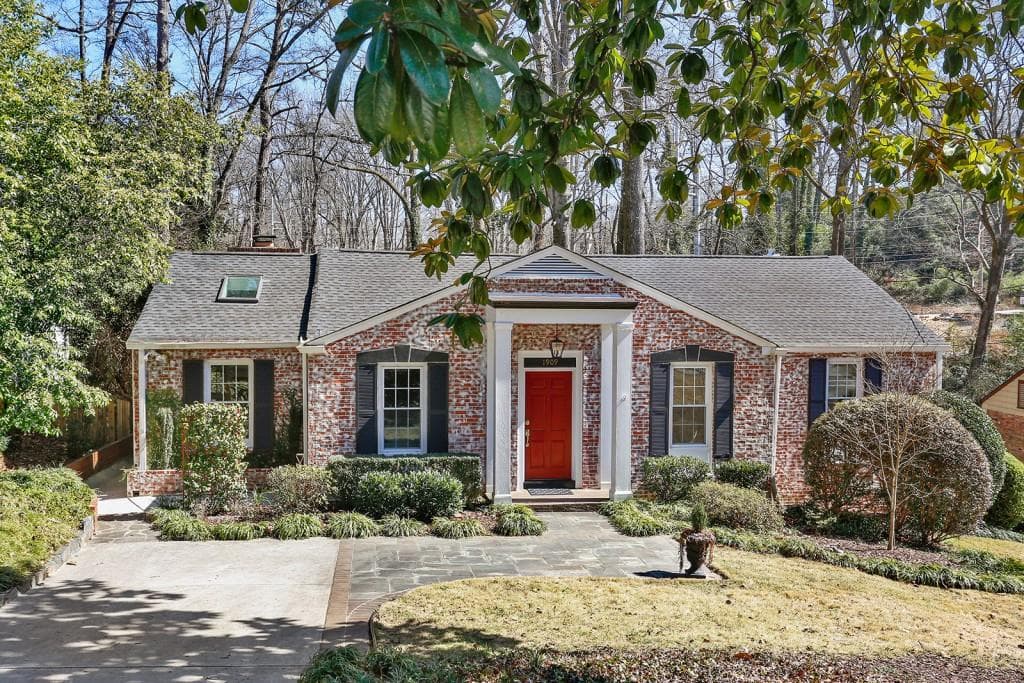 3 bedroom, 1,412 sq ft single family residence sold at 1909 Sunbury Place, Atlanta, GA 30318