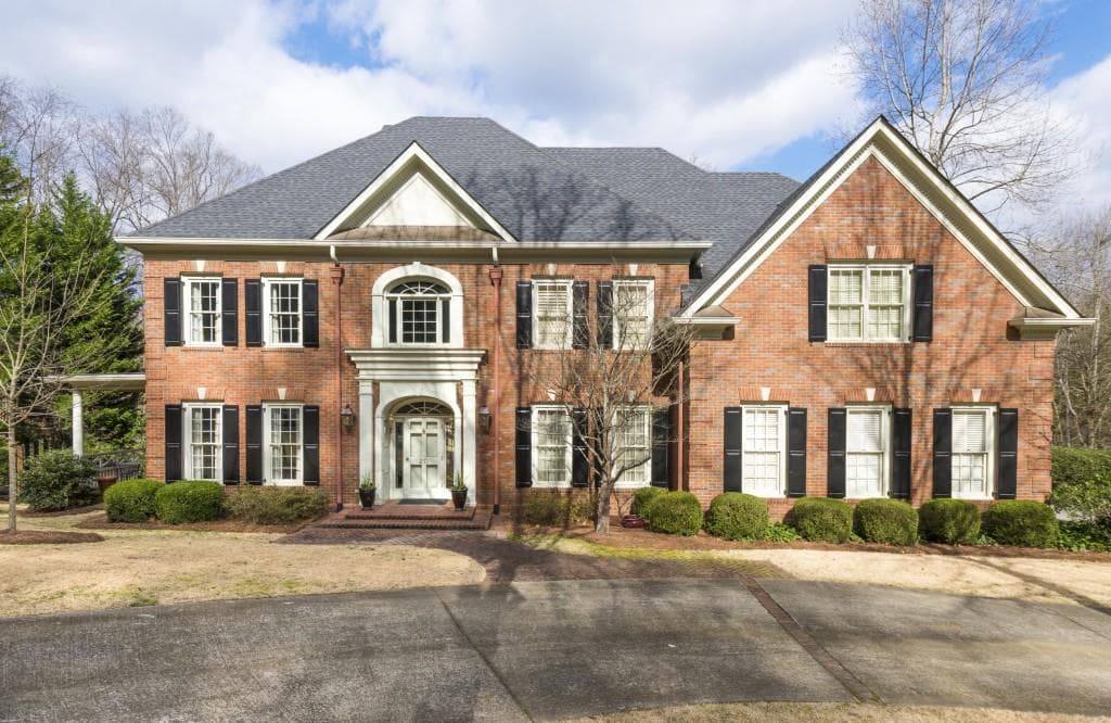 6 bedroom, 5,932 sq ft single family residence sold at 20 Asheworth Court, Atlanta, GA 30327