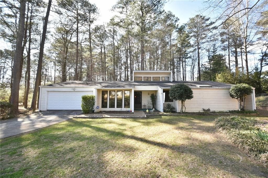 3 bedroom, 1,587 sq ft single family residence sold at 2826 Calico Court, Marietta, GA 30062