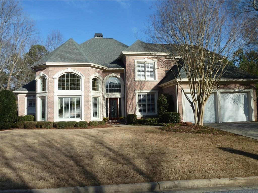 6 bedroom, 5,886 sq ft single family residence sold at 5344 Dunwoody Club Creek, Atlanta, GA 30360
