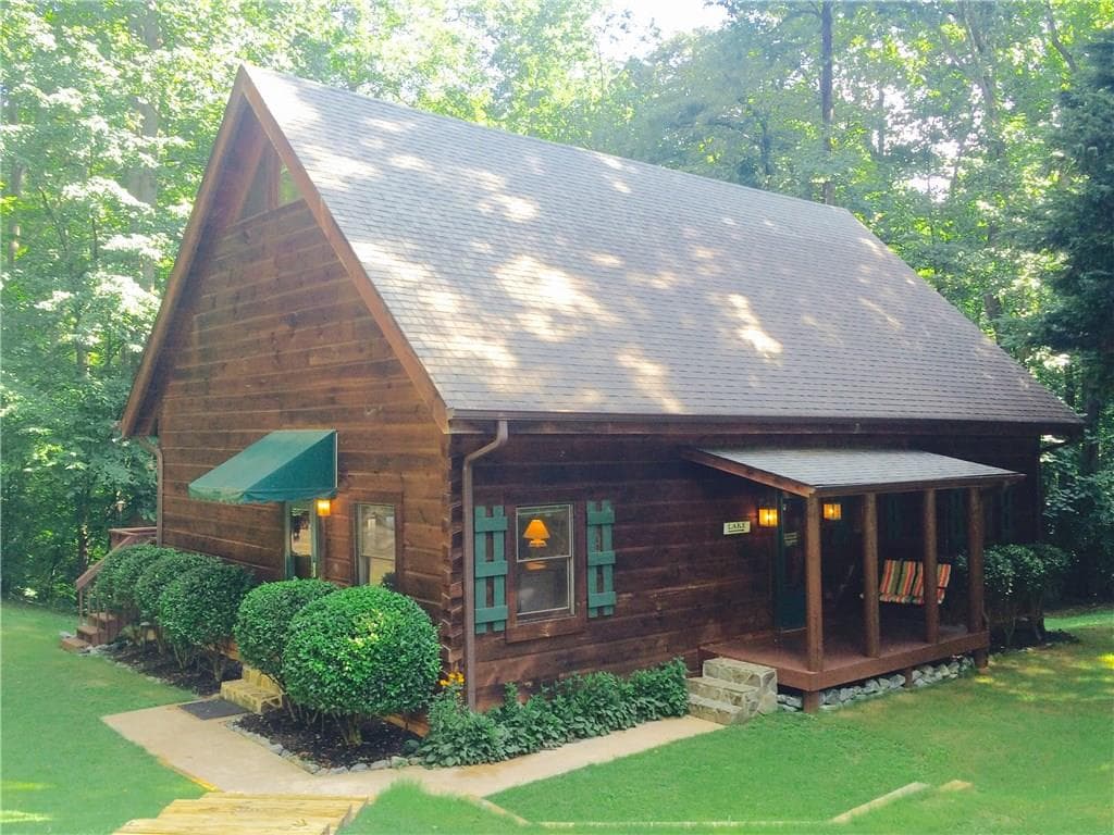8435 BULLOCK Drive, Gainesville, GA 30506 — most recent listing photo
