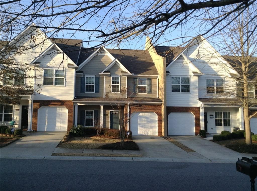 3 bedroom, 1,650 sq ft townhouse sold at 2371 Suwanee Pointe Drive, Lawrenceville, GA 30043