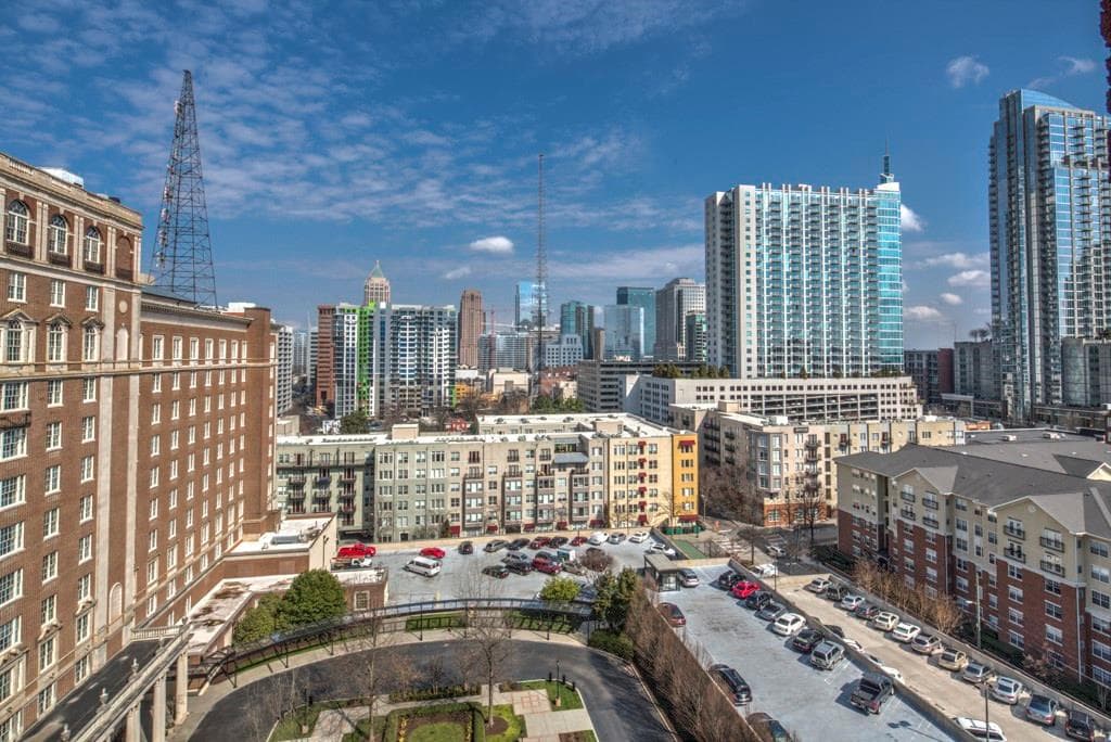 2 bedroom, 1,452 sq ft condominium sold at 30 5th Street 1004, Atlanta, GA 30308