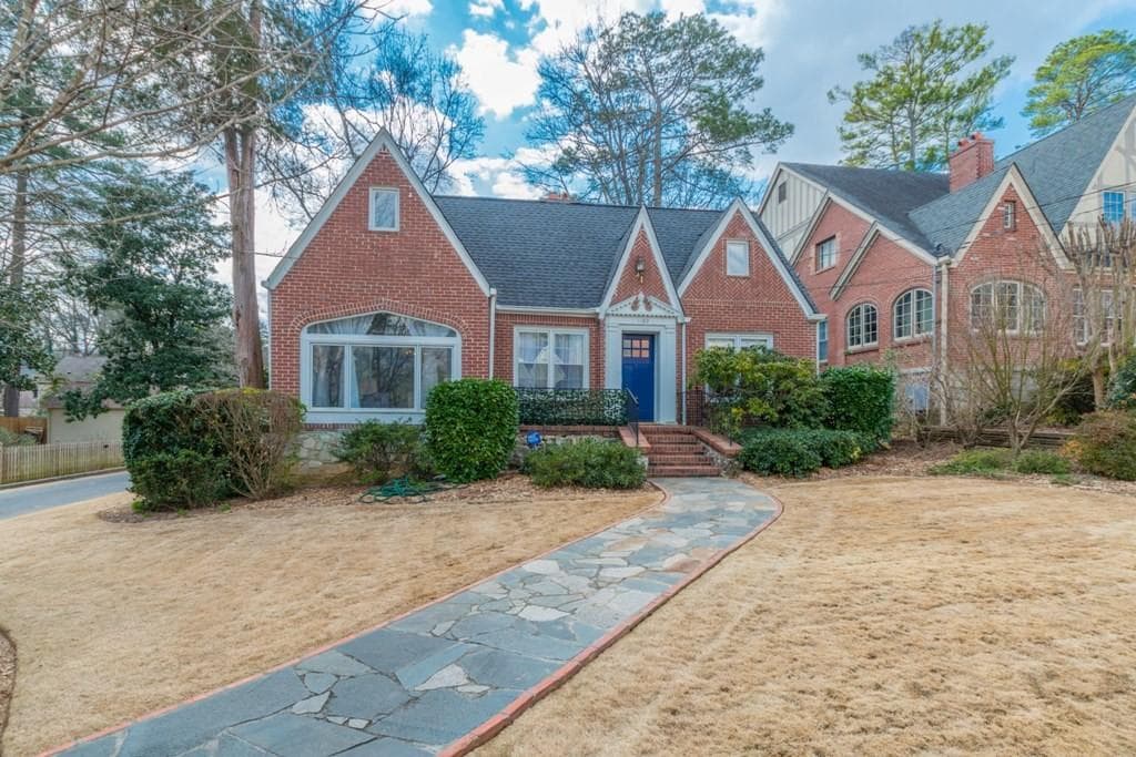 4 bedroom, 2,429 sq ft single family residence sold at 1189 REEDER Circle, Atlanta, GA 30306