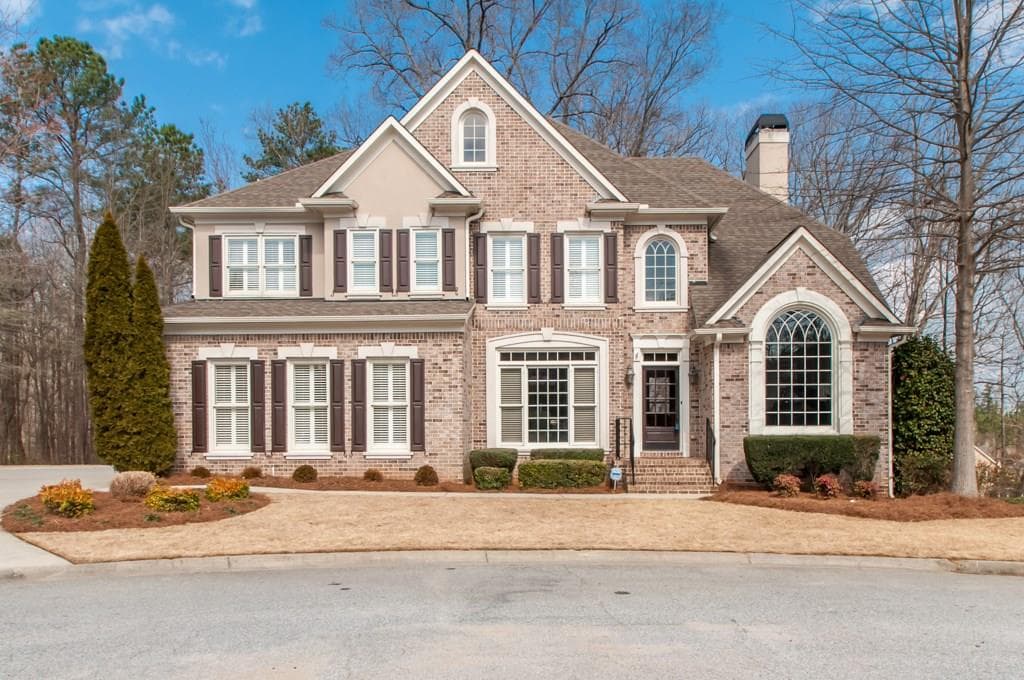 5 bedroom single family residence sold at 821 Riverton Park Place, Mableton, GA 30126