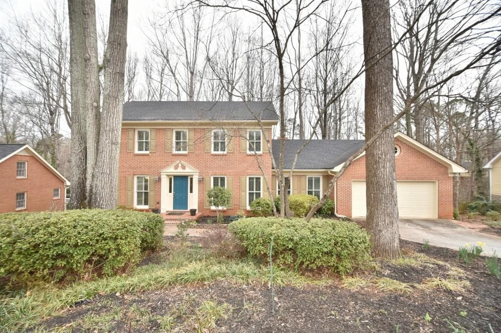 4 bedroom, 2,706 sq ft single family residence sold at 2930 THORNRIDGE Drive, Atlanta, GA 30340