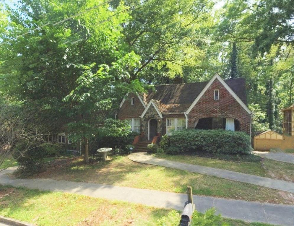 4 bedroom, 2,327 sq ft single family residence sold at 1692 N Pelham Road, Atlanta, GA 30324