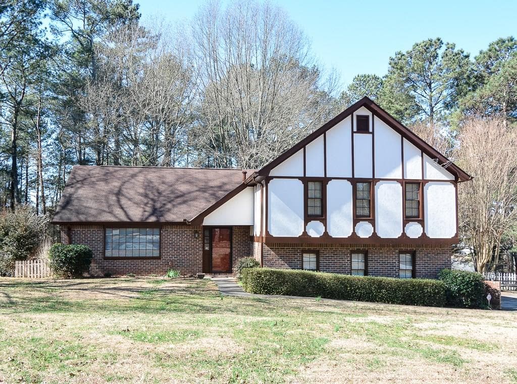 3 bedroom, 2,100 sq ft single family residence sold at 1971 Shoreline Trace, Grayson, GA 30017