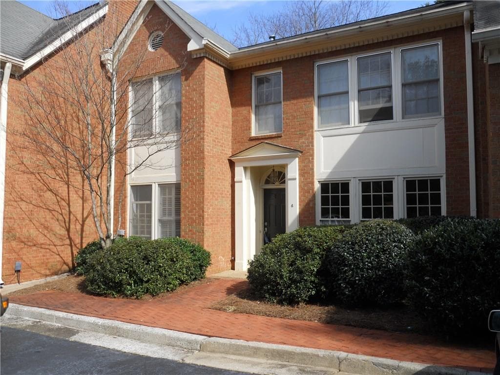 3 bedroom, 2,614 sq ft condominium sold at 3075 Howell Mill Road 6, Atlanta, GA 30327