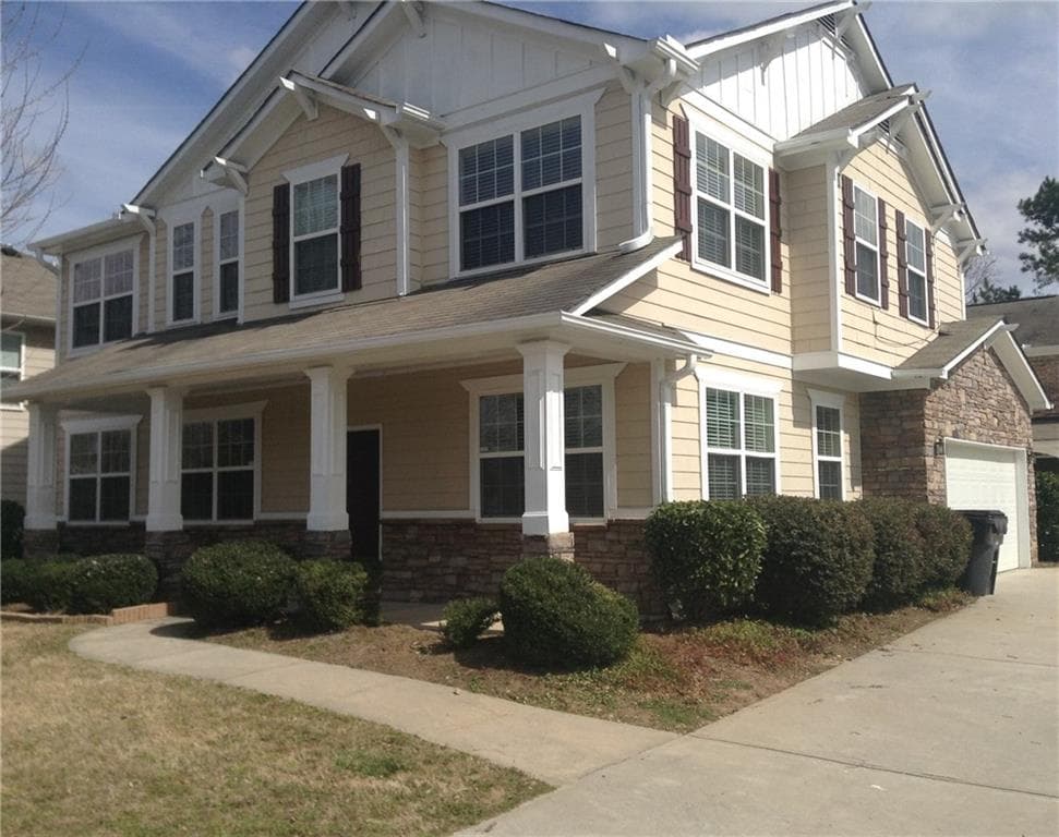 3 bedroom, 2,530 sq ft single family residence sold at 6286 Waverly Lane, Fairburn, GA 30213