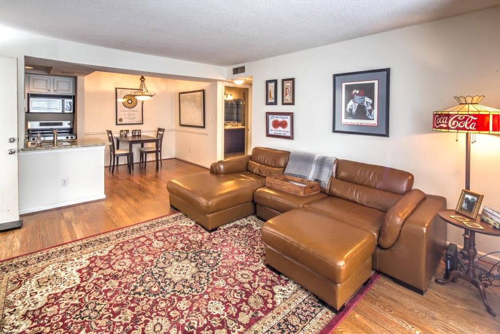 1 bedroom, 690 sq ft condominium sold at 1014 Chastain Park Court, Atlanta, GA 30342