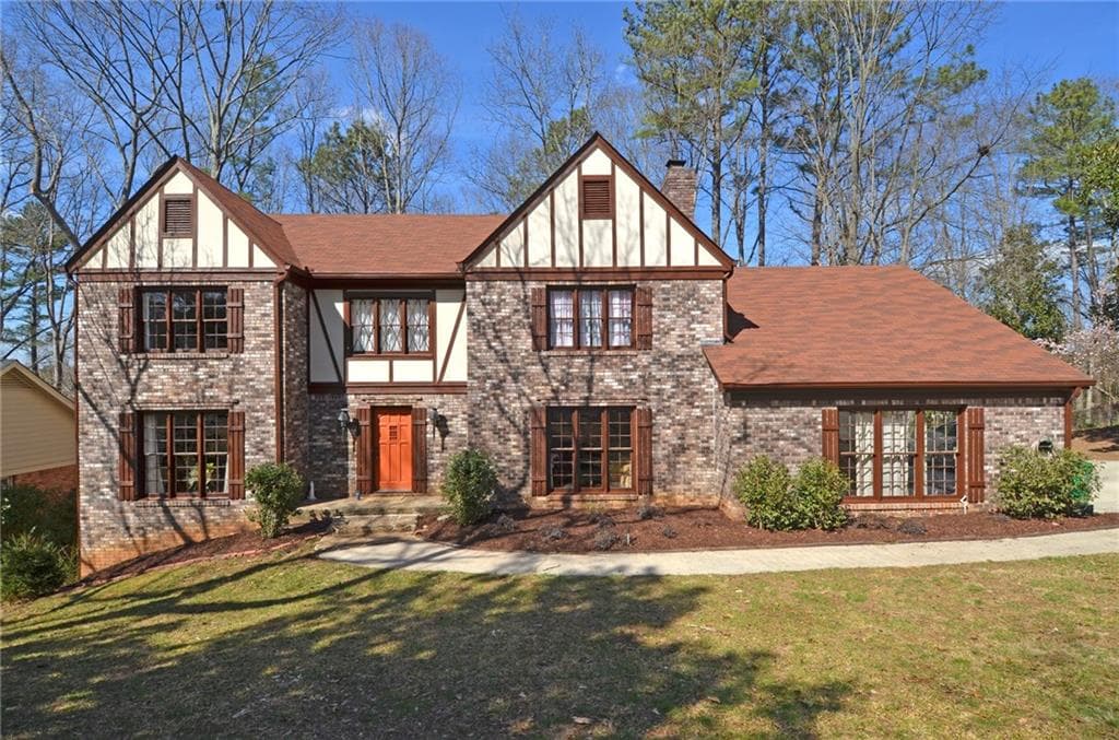 6 bedroom, 3,740 sq ft single family residence sold at 2974 Cravey Drive, Atlanta, GA 30345