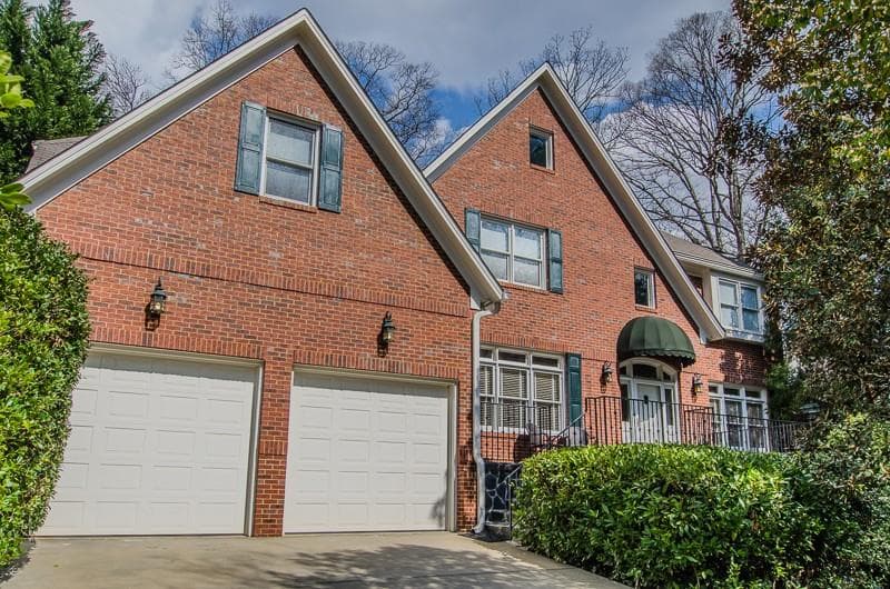 4 bedroom, 3,522 sq ft single family residence sold at 554 Allen Road, Atlanta, GA 30324