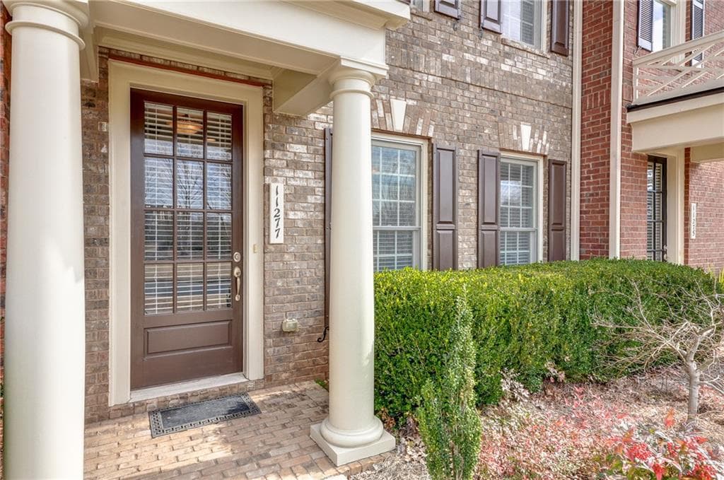 3 bedroom, 2,478 sq ft townhouse sold at 11277 Calypso Drive 11277, Alpharetta, GA 30009