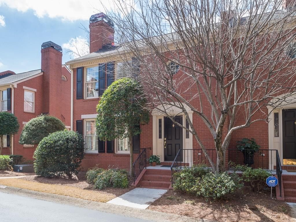 3 bedroom, 1,784 sq ft townhouse sold at 1401 Defoors Mill Drive, Atlanta, GA 30318