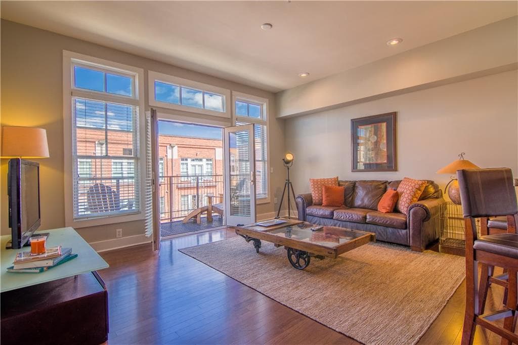 1 bedroom, 725 sq ft condominium sold at 925 Garrett Street 314, Atlanta, GA 30316