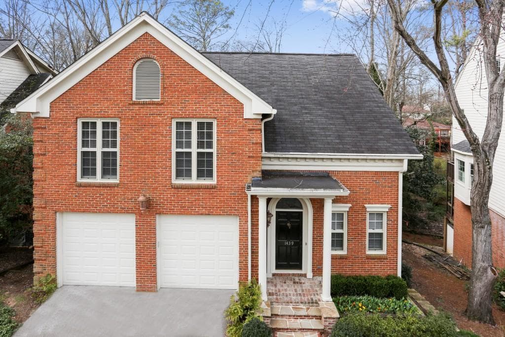 3 bedroom, 2,662 sq ft single family residence sold at 1439 Sheridan Walk, Atlanta, GA 30324