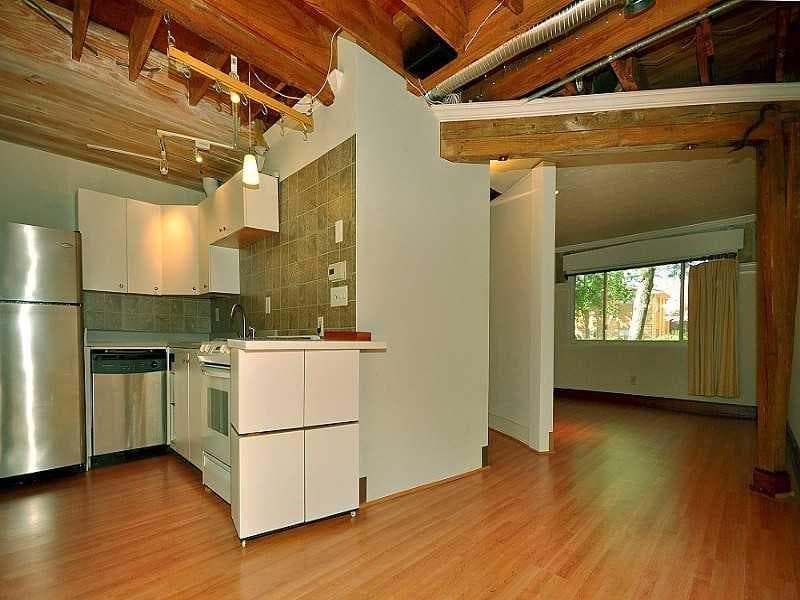 1 bedroom, 1,036 sq ft condominium sold at 100 Biscayne Drive A1, Atlanta, GA 30309
