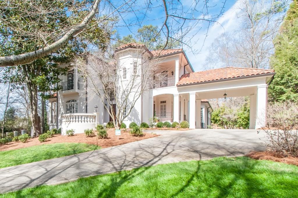 4 bedroom, 5,600 sq ft single family residence sold at 2636 Dobbs Circle, Atlanta, GA 30327