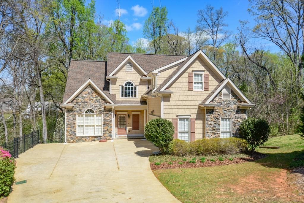 4 bedroom, 2,732 sq ft single family residence sold at 1185 Stephens Street, Smyrna, GA 30080