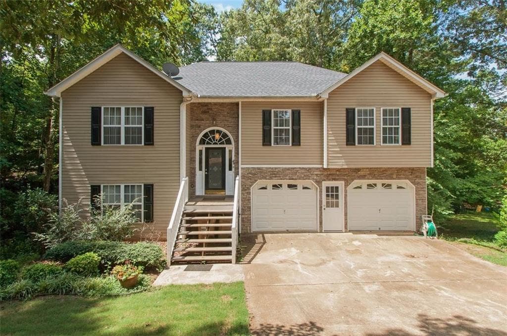 5 bedroom, 2,068 sq ft single family residence sold at 306 Queensbury Walk, Acworth, GA 30102