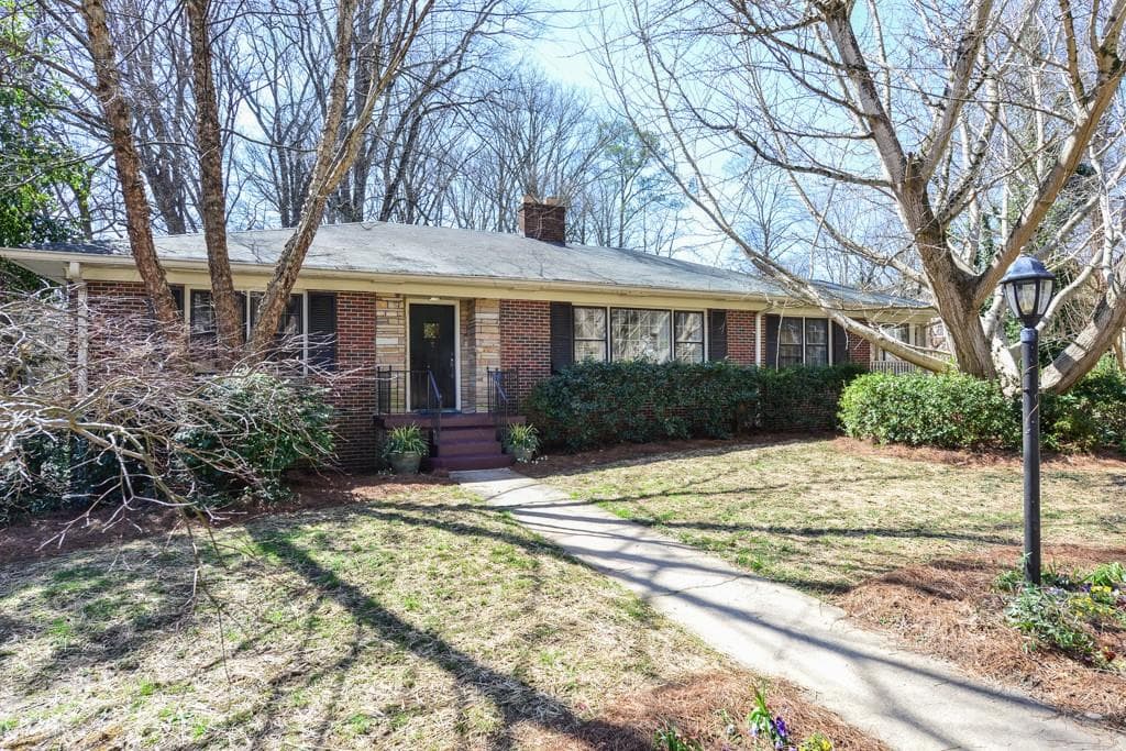 5 bedroom, 3,469 sq ft single family residence sold at 1301 HARVARD Road, Atlanta, GA 30306