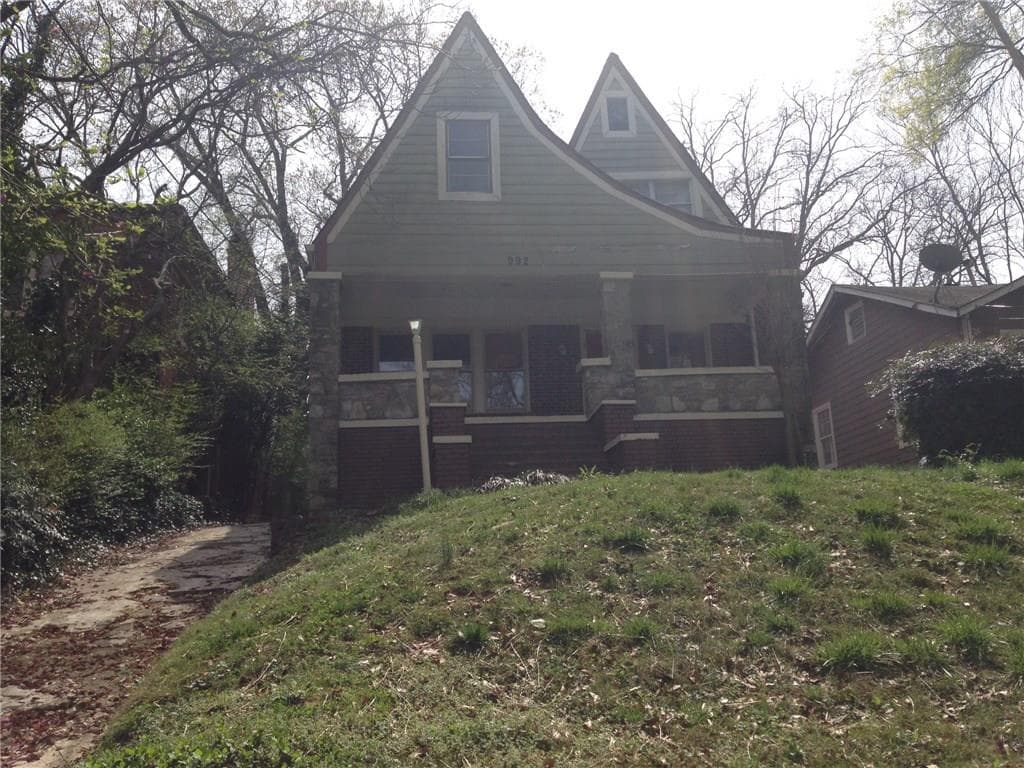 7 bedroom, 2,895 sq ft single family residence sold at 992 Westmoor Drive, Atlanta, GA 30314