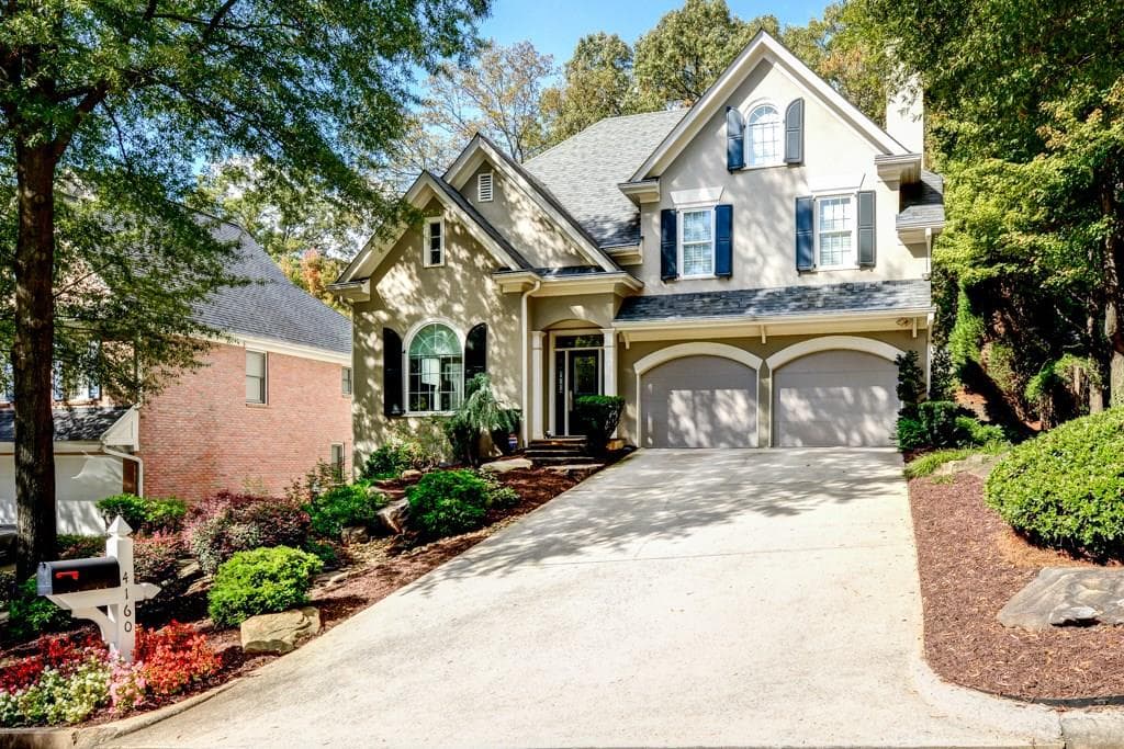 4 bedroom, 4,390 sq ft single family residence sold at 4160 Gateswalk Drive, Smyrna, GA 30080