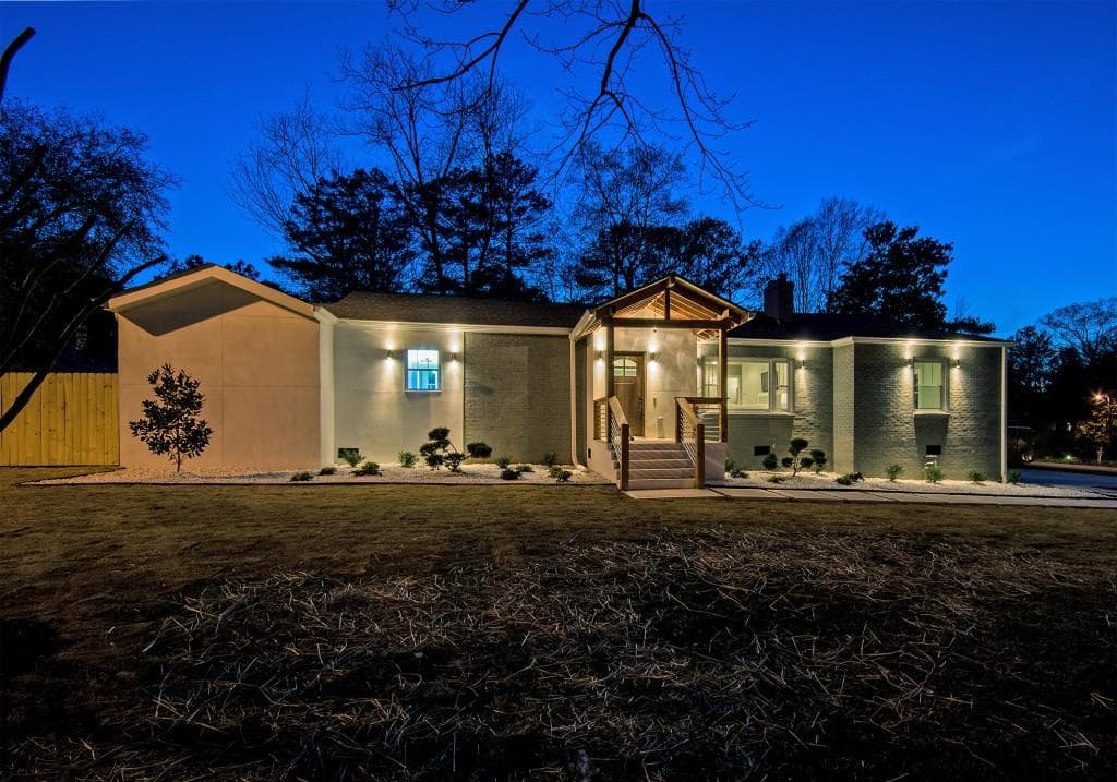 3 bedroom, 1,868 sq ft single family residence sold at 1325 Citadel Drive, Atlanta, GA 30324